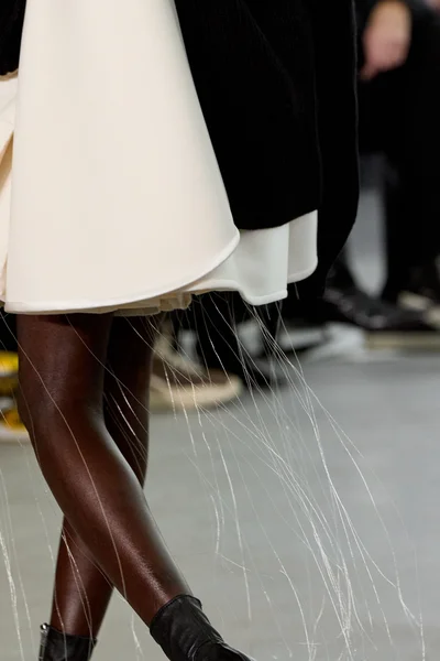 Look 50